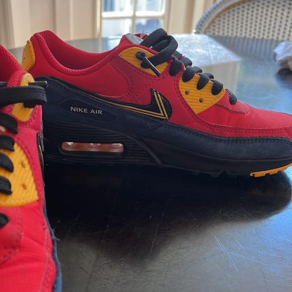 Nike Air Max 90 (City Pack London 2020) - Picture 3 of 5